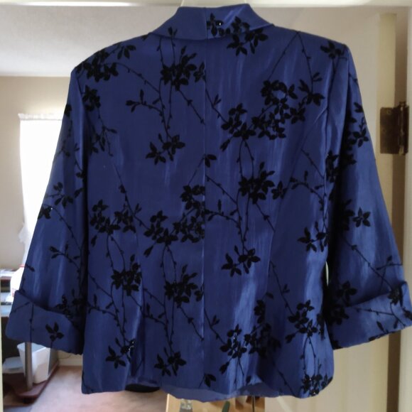 LADIES DRESS JACKET - only $10 AND discounted shipping!! - Picture 3 of 6